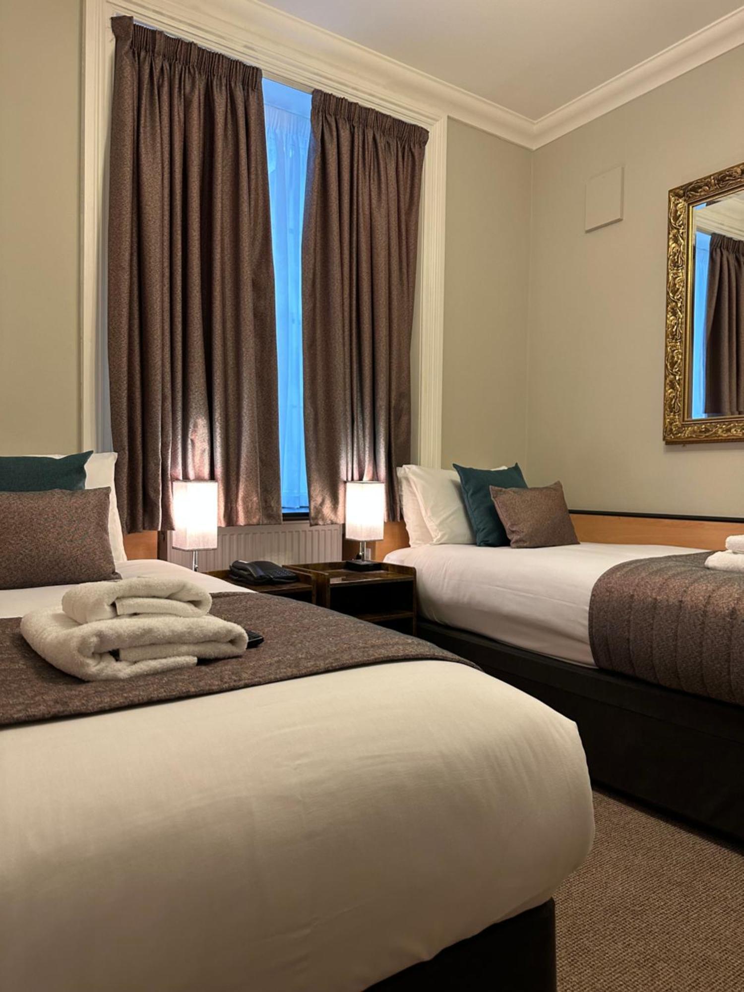 Tudor Court Hotel Londyn Zewnętrze zdjęcie