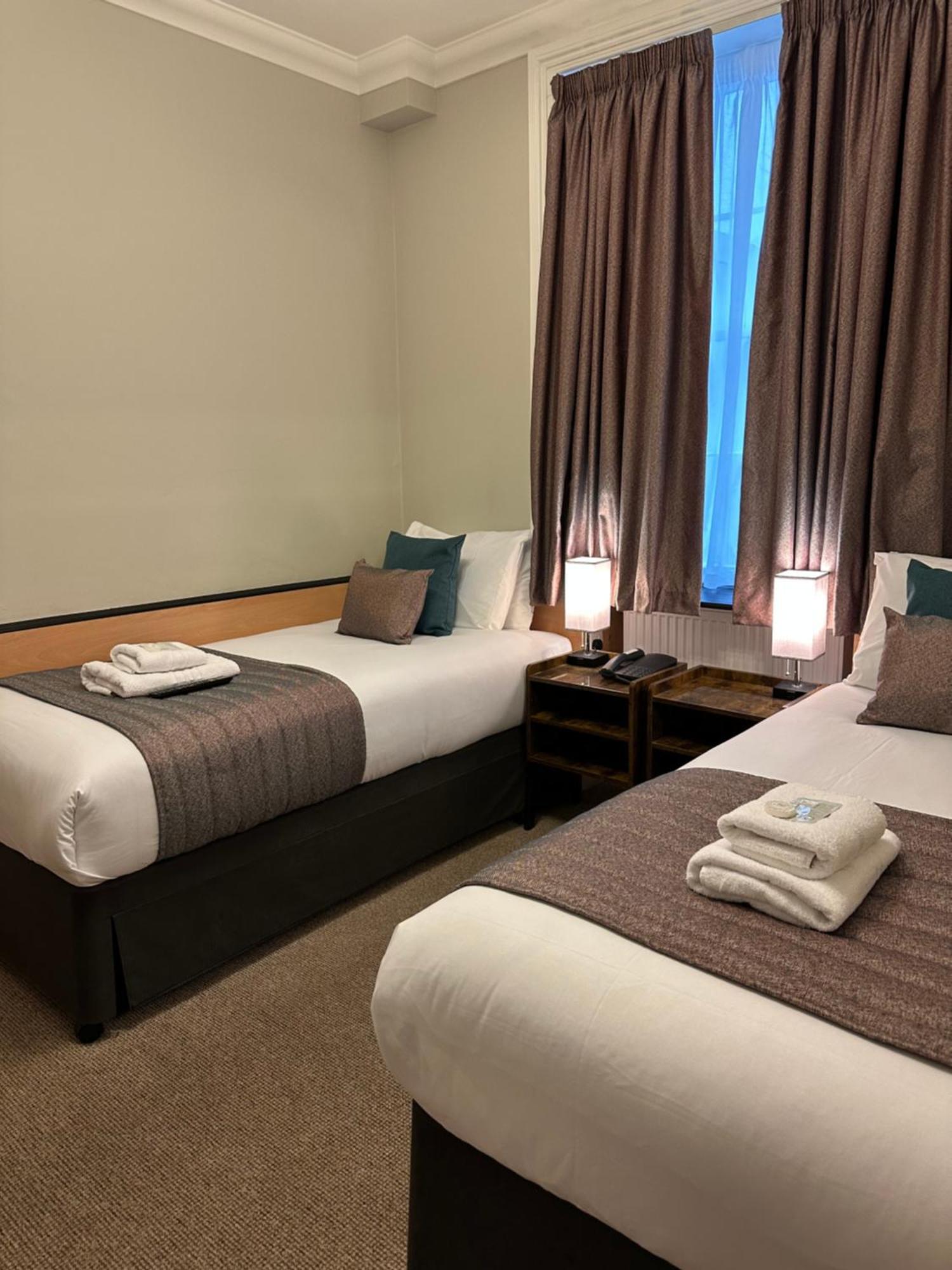 Tudor Court Hotel Londyn Zewnętrze zdjęcie