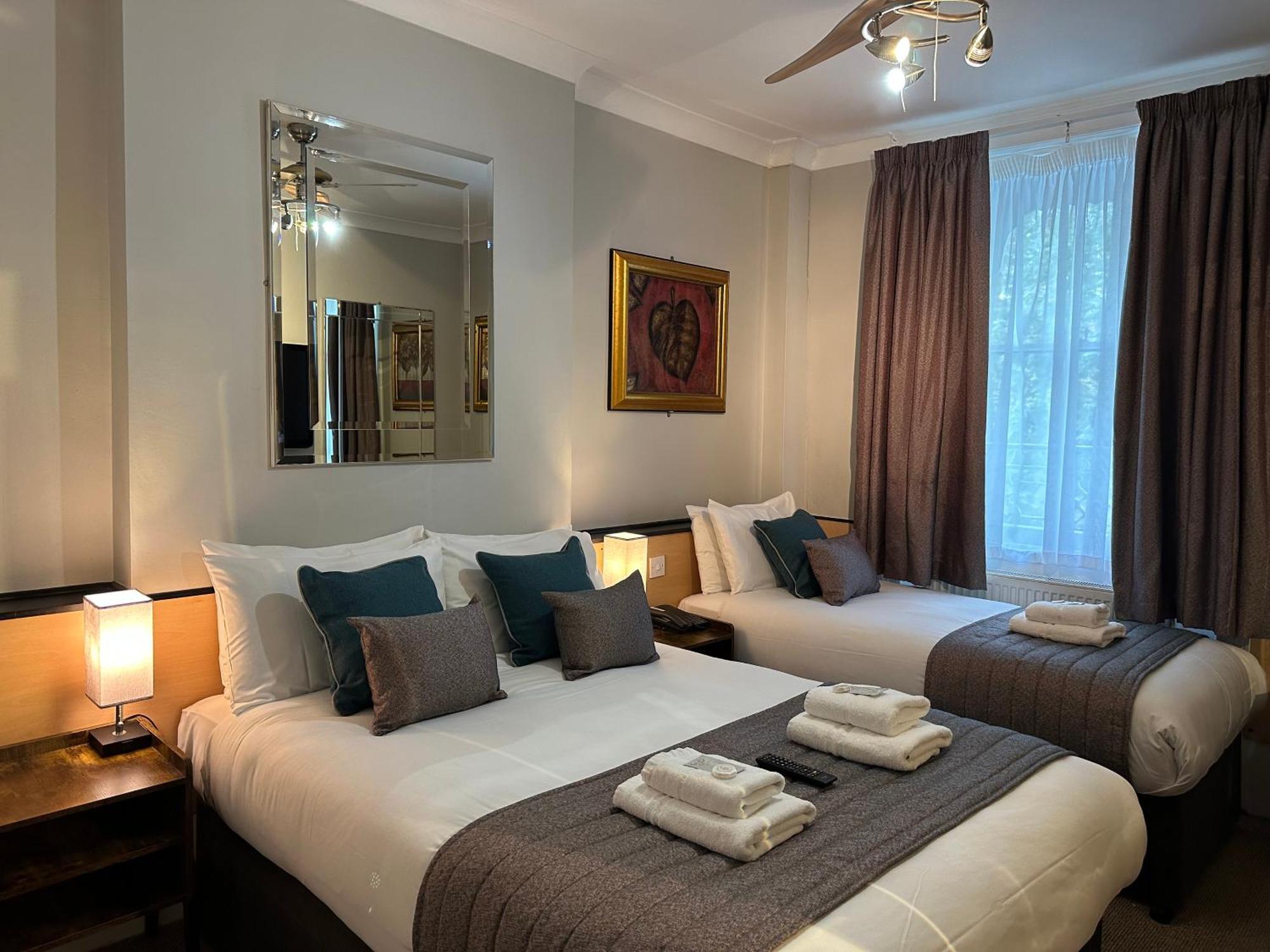 Tudor Court Hotel Londyn Zewnętrze zdjęcie