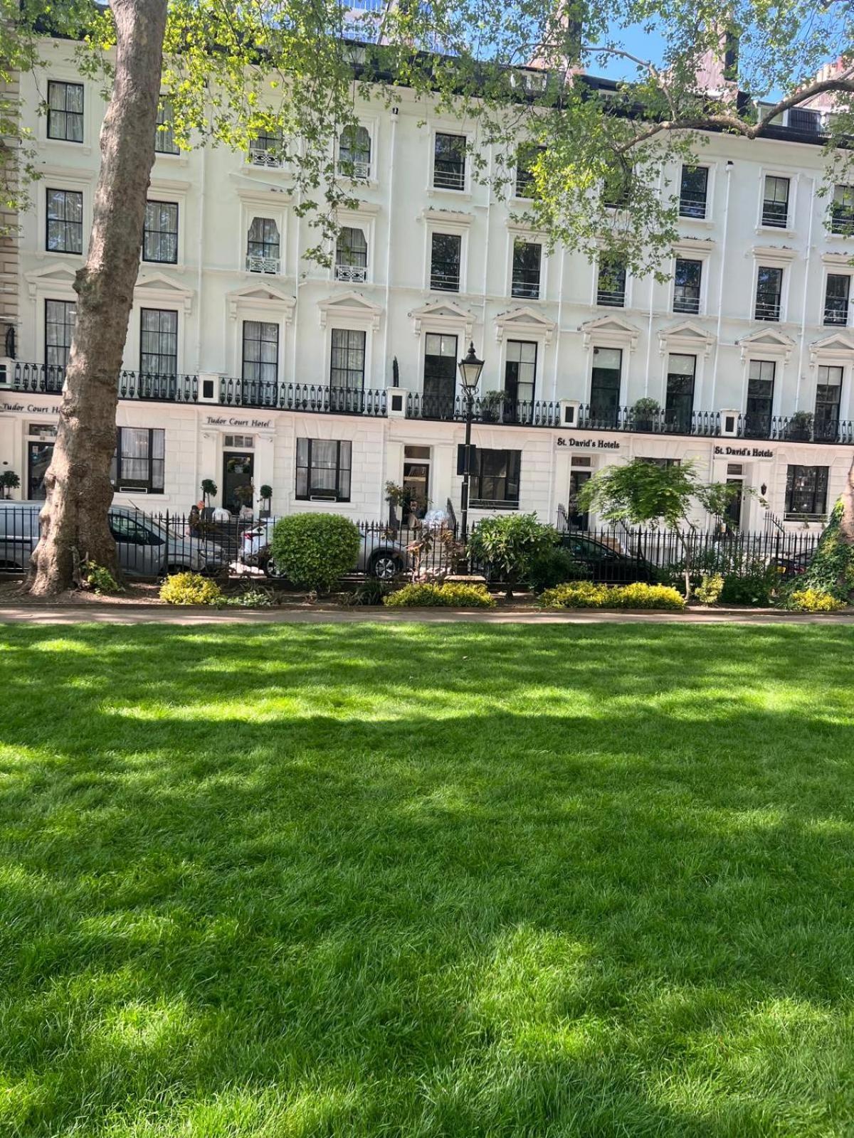Tudor Court Hotel Londyn Zewnętrze zdjęcie