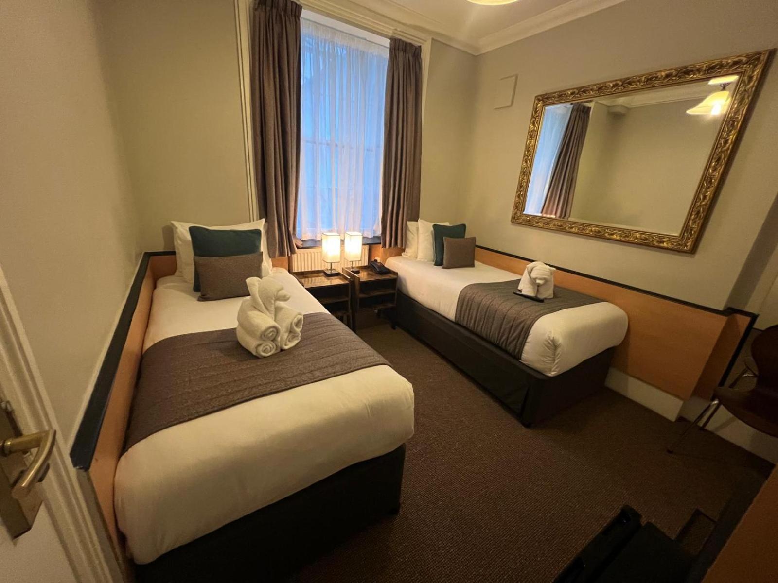 Tudor Court Hotel Londyn Zewnętrze zdjęcie