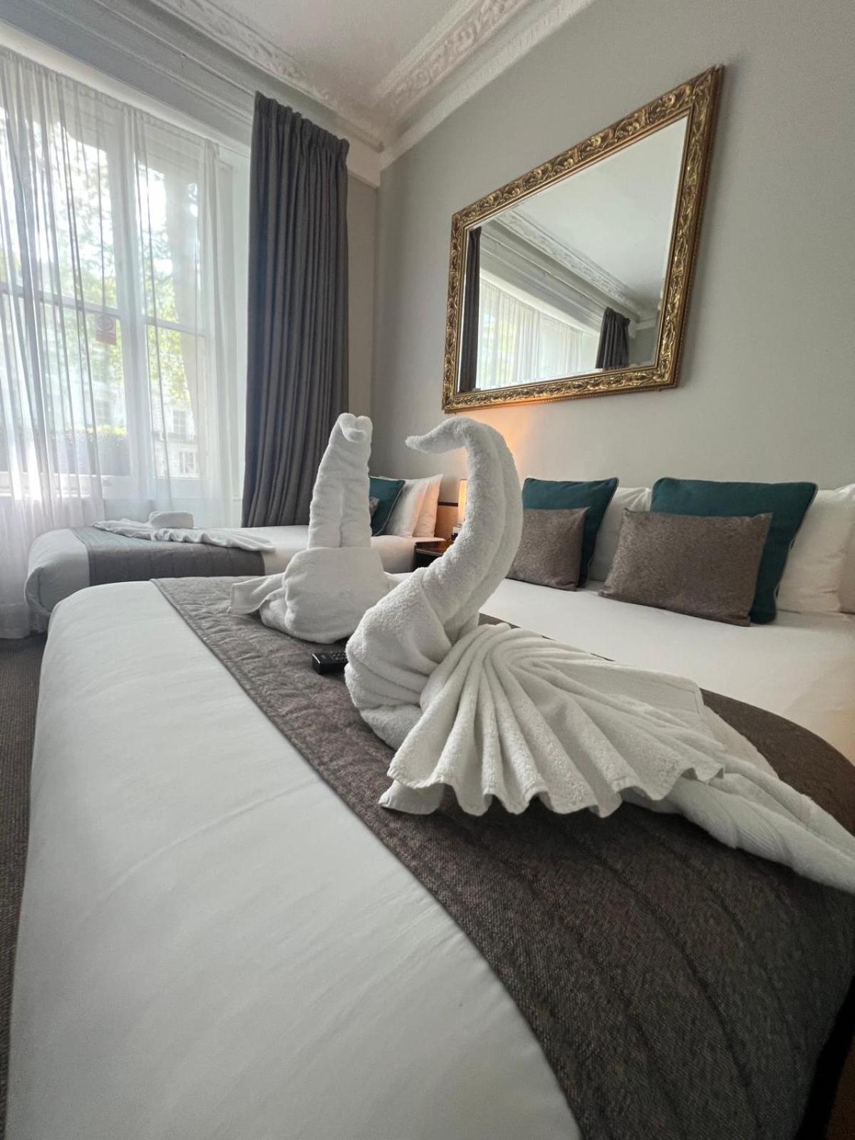 Tudor Court Hotel Londyn Zewnętrze zdjęcie