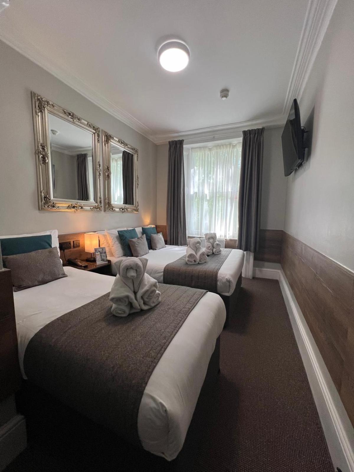 Tudor Court Hotel Londyn Zewnętrze zdjęcie