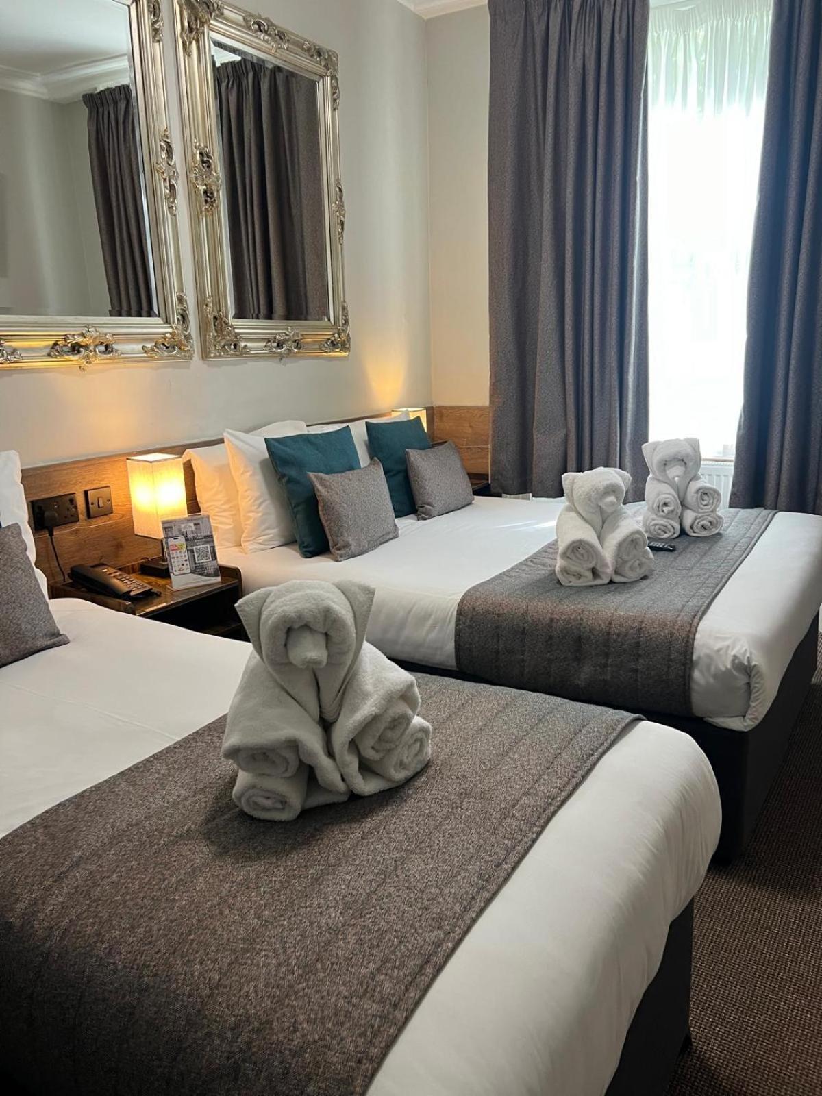 Tudor Court Hotel Londyn Zewnętrze zdjęcie