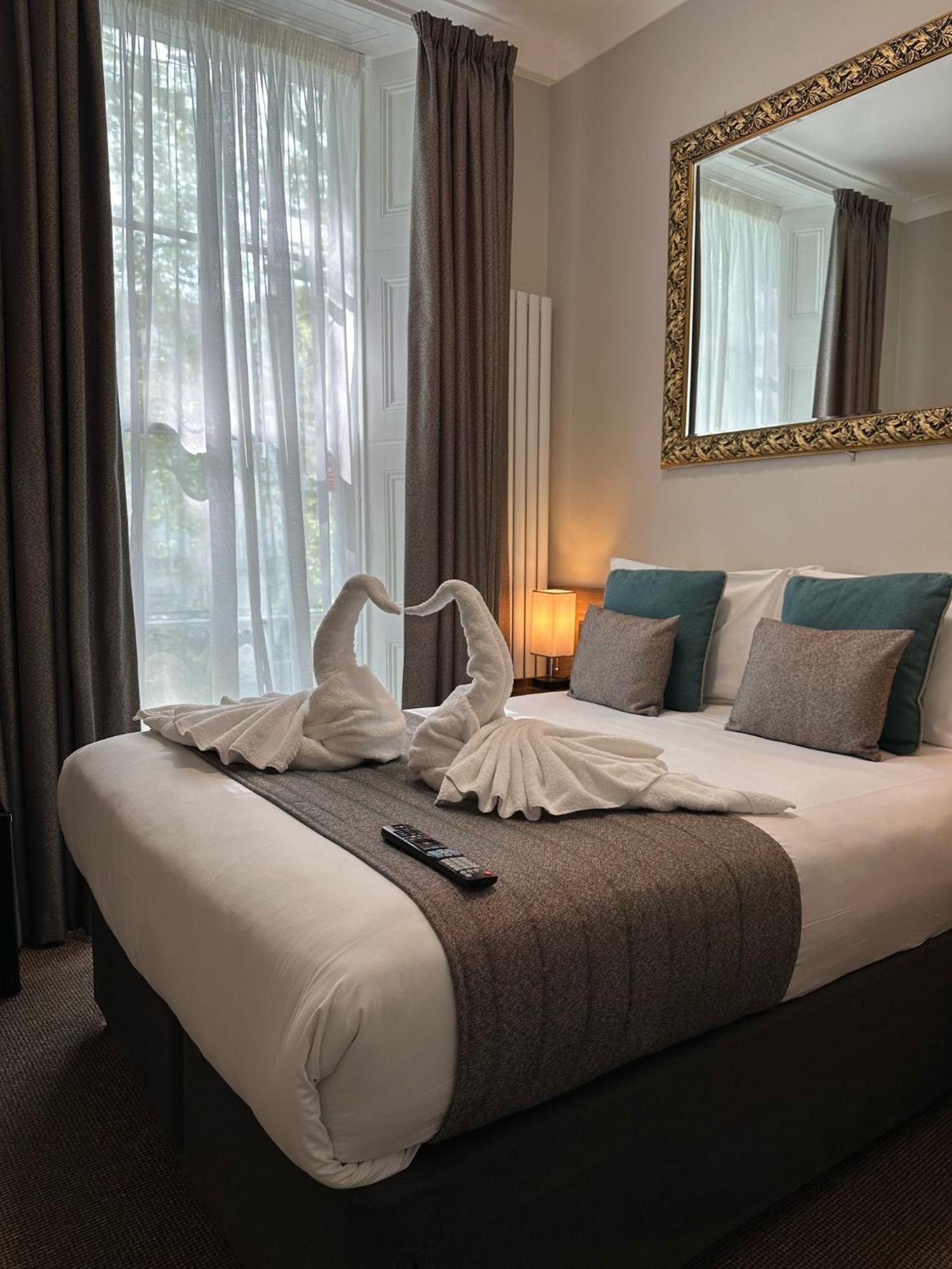 Tudor Court Hotel Londyn Zewnętrze zdjęcie
